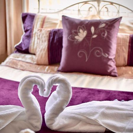 Witchingham B&B 홀리헤드 외부 사진